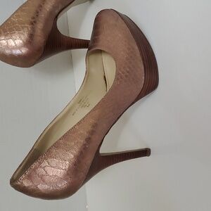 Enzo Angiolini "Smiles" Bronze Croc Stacked Wood Platform Stilettos Pumps, 8.5